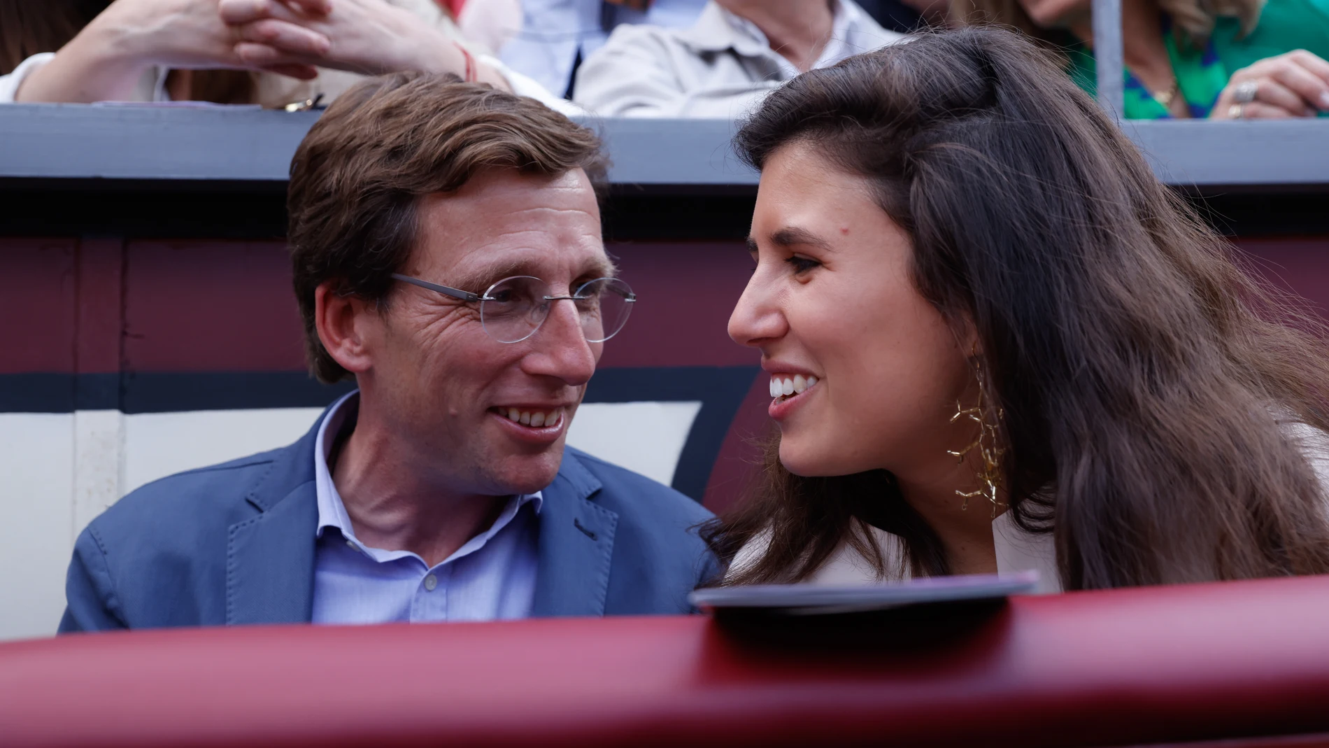 José Luis Martínez-Almeida y Teresa Urquijo este domingo a la Plaza de Las Ventas (Madrid) donde se celebra la corrida de toros In Memorian José Cubero "Yiyo".