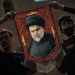 Irak.- Condenados a un año de cárcel 50 seguidores de Al Sadr que proclamaban al clérigo como un nuevo mesías