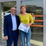 La directora de la Delegación Permanente de la Junta ante la UE, Clara San Damián, junto al decano del Colegio de Ingenieros Técnicos Industriales de Zamora, José Luis Hernández Merchán