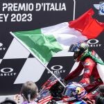 Pecco celebró por todo lo alto su triunfo en Mugello