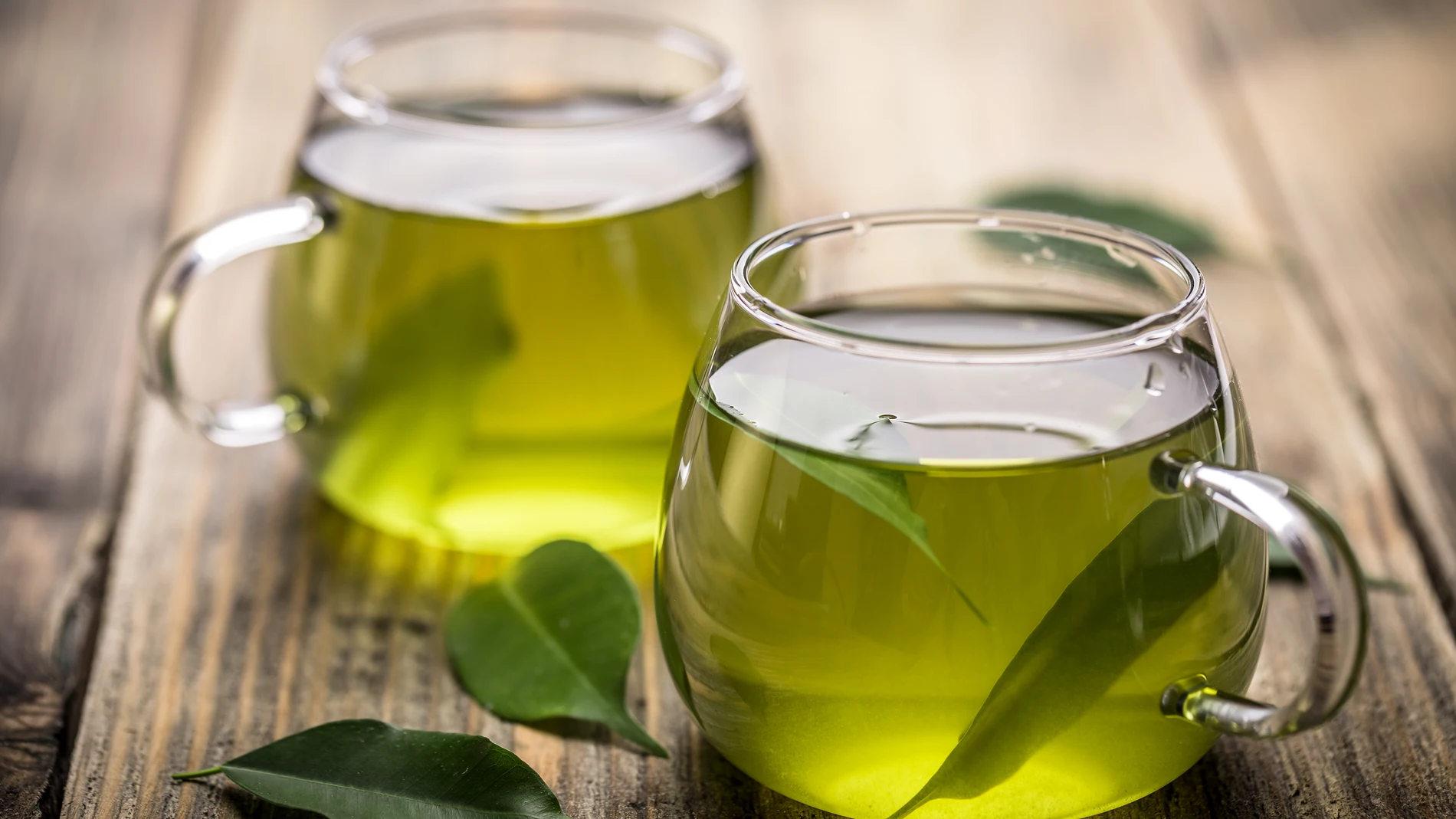 El agua es vida y es el líquido más importante para nuestra supervivencia, existen otras dos bebidas que son igual de saludables