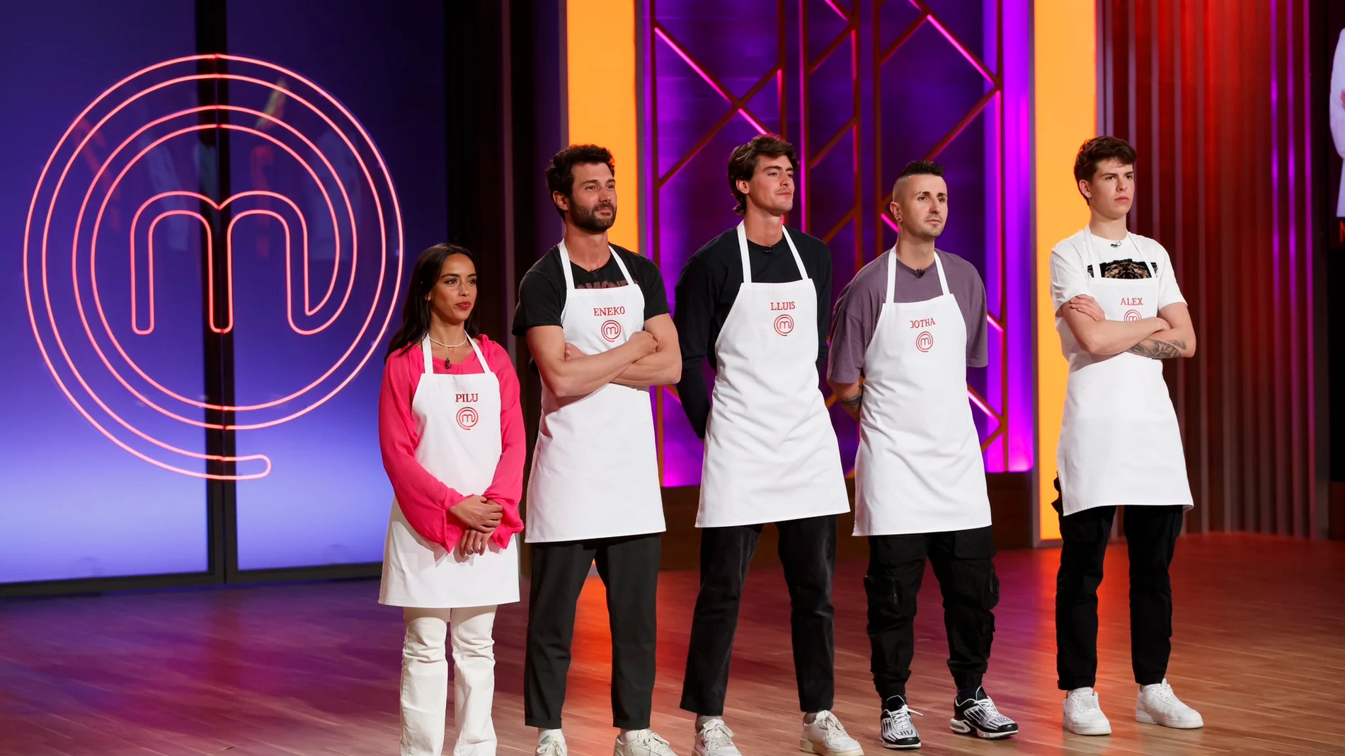 De izquierda a derecha: Pilu, Eneko, Lluis, Jotha y Alex