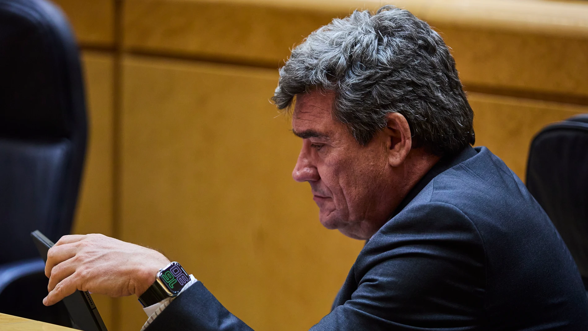 José Luis Escrivá, Ministro de Inclusión, Seguridad Social y Migraciones de España durante la sesión de control en el Senado.