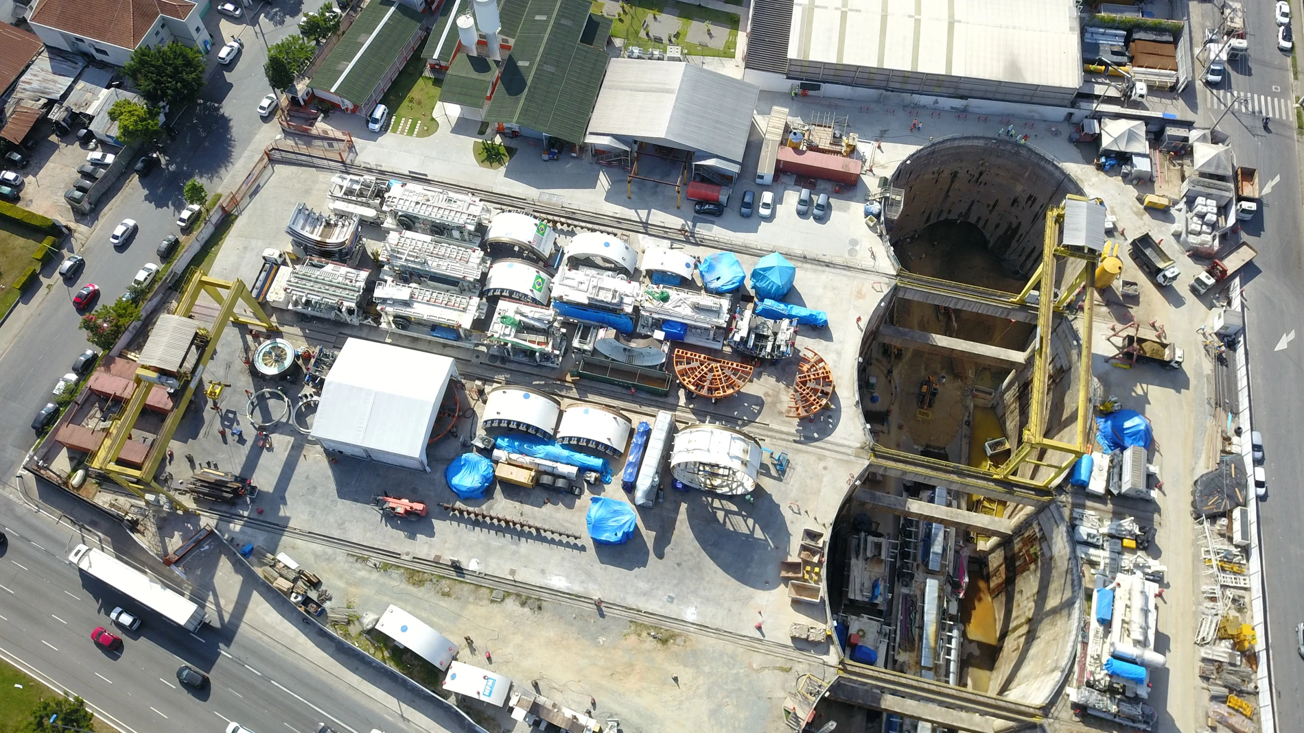 Una tuneladora es capaz de hacer un túnel de hasta 18 metros de diámetro y 100 de largo