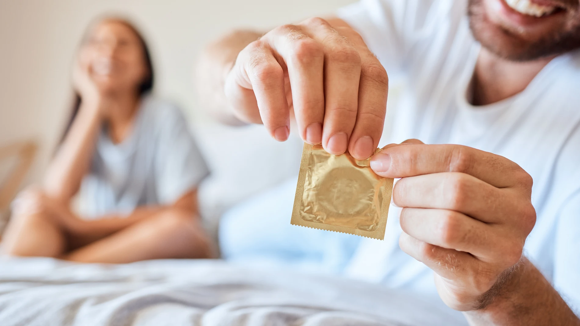 El preservativo masculino tiene una eficacia media-alta frente a las ITS
