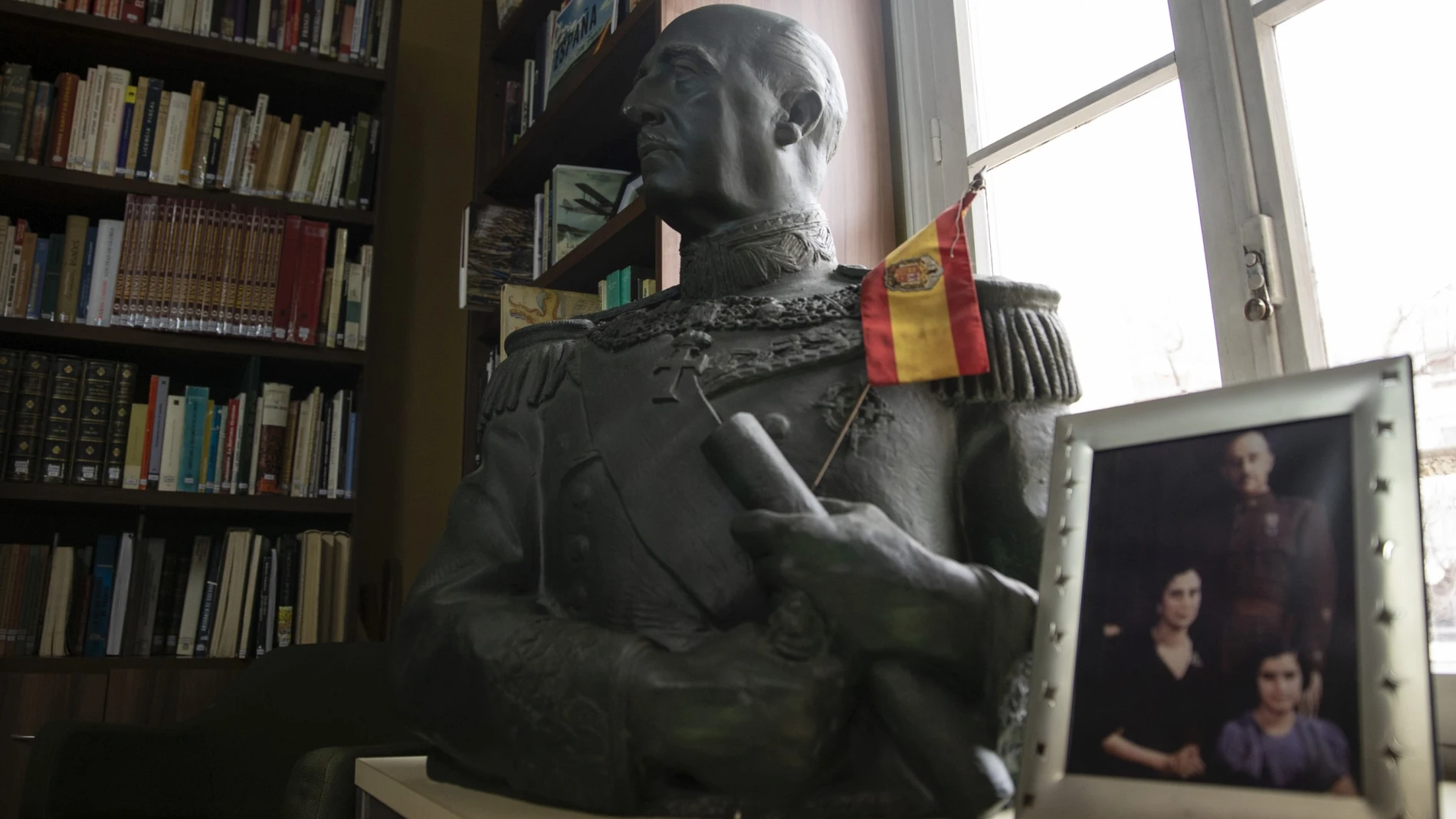 Un busto de Franco en la fundación que lleva su nombre en Madrid
