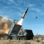 Un Sistema de Misiles Tácticos del Ejército ATACMS