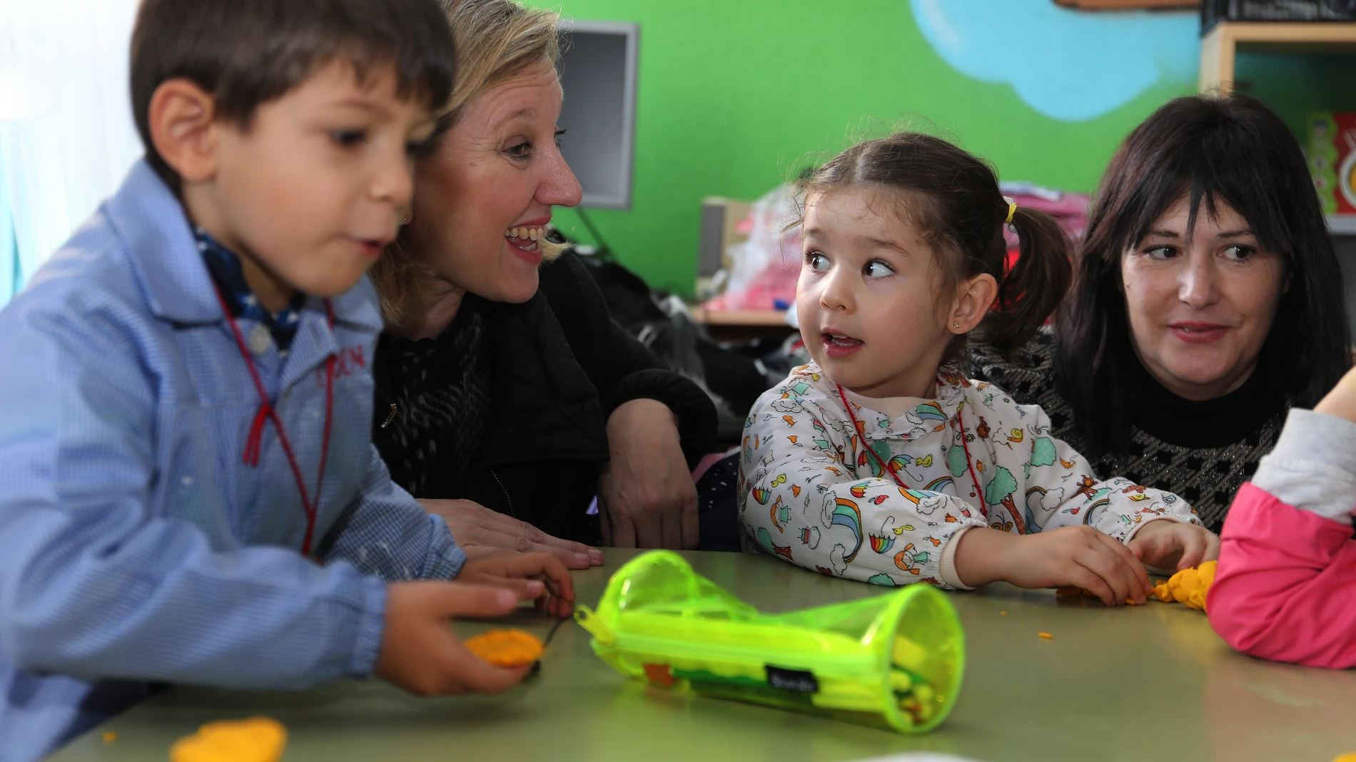 La consejera Isabel Blanco visita un centro escolar de Palencia