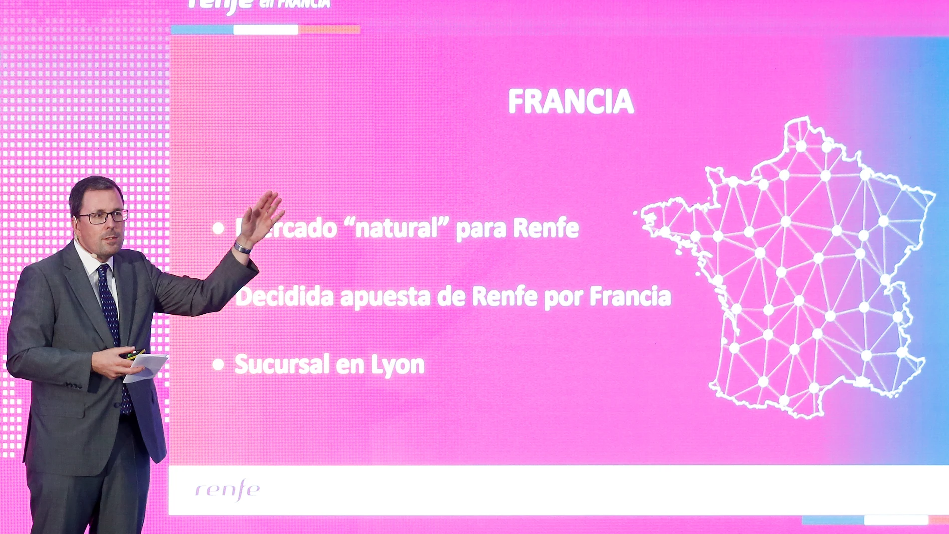GRAFCAT1775. BARCELONA, 19/06/2023.- El presidente de Renfe, Raül Blanco, durante la rueda de prensa que ha ofrecido este lunes en Barcelona en la que ha anunciado que Renfe comenzará a operar su ruta entre Barcelona y Lyon el 13 de julio, mientras que la que unirá Madrid con Marsella arrancará el 28 de ese mismo mes. EFE/Andreu Dalmau