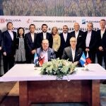 Las directivas de Boluda Towage y Hutchison Ports en la ceremonia de firma