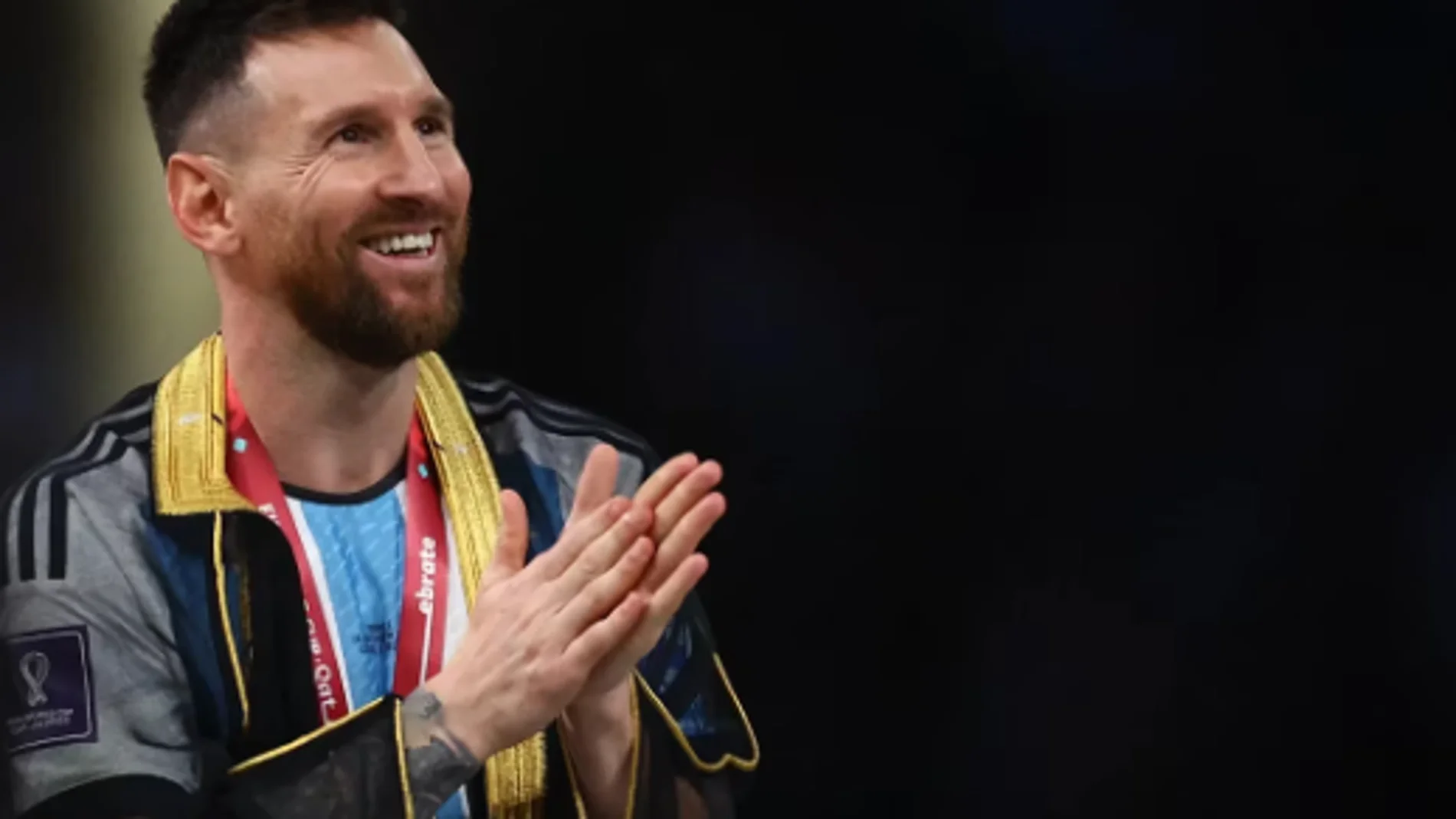 Messi con el “bisht”