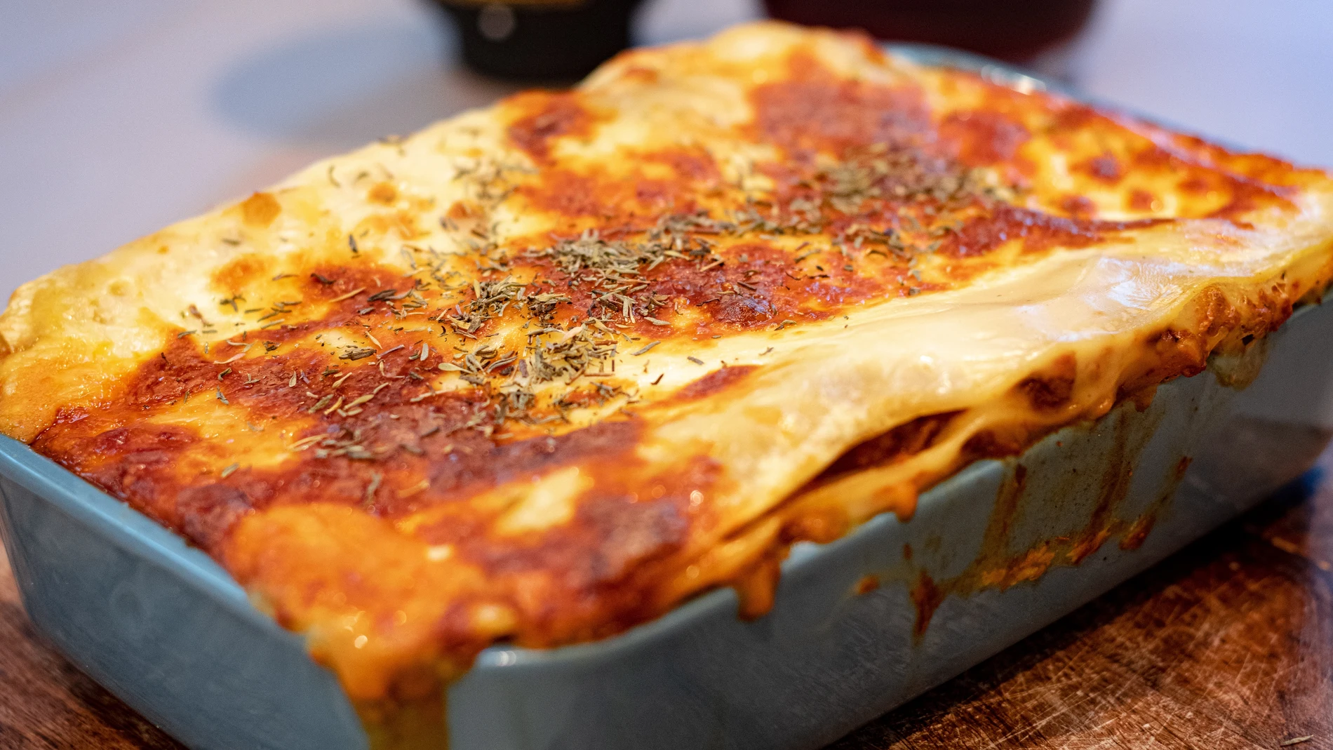 La lasaña también es otro de los platos que se pueden hacer en una freidora de aire