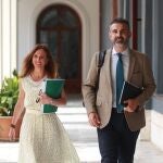 La consejera de Fomento, Rocío Díaz, y el consejero de Sostenibilidad y portavoz del Gobierno andaluz, Ramón Fernández-Pacheco