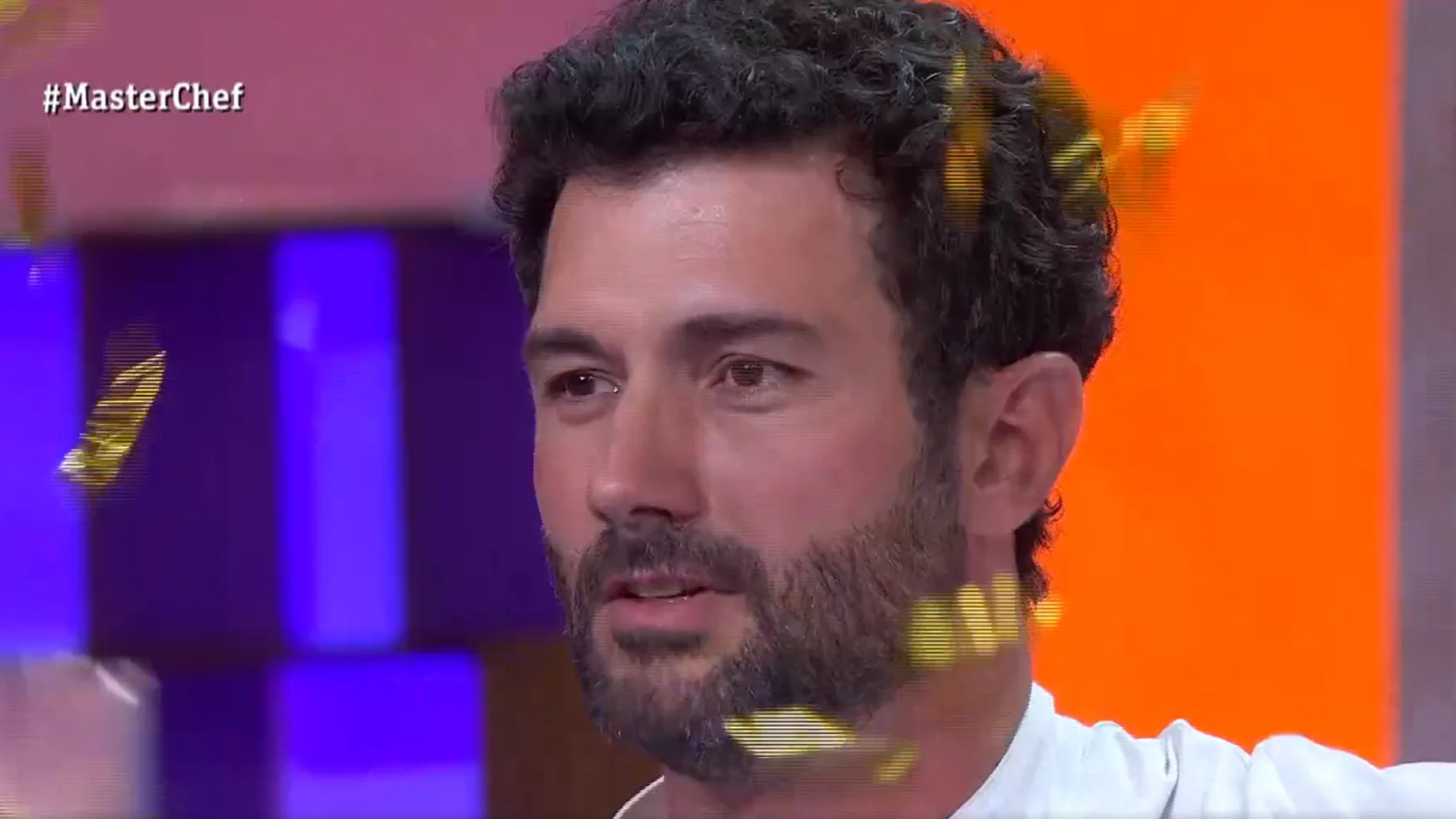 Eneko en el preciso momento en que le comunican que es el ganador de 'MasterChef11'