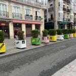 Las calles de Vitoria ya están engalanadas con los colores del Tour