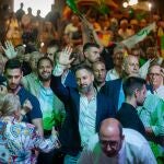  El presidente de Vox, Santiago Abascal (c),a su llegada al acto público de precampaña "Decide lo que importa" este sábado en el Palacio Municipal de IFEMA ,en Madrid.