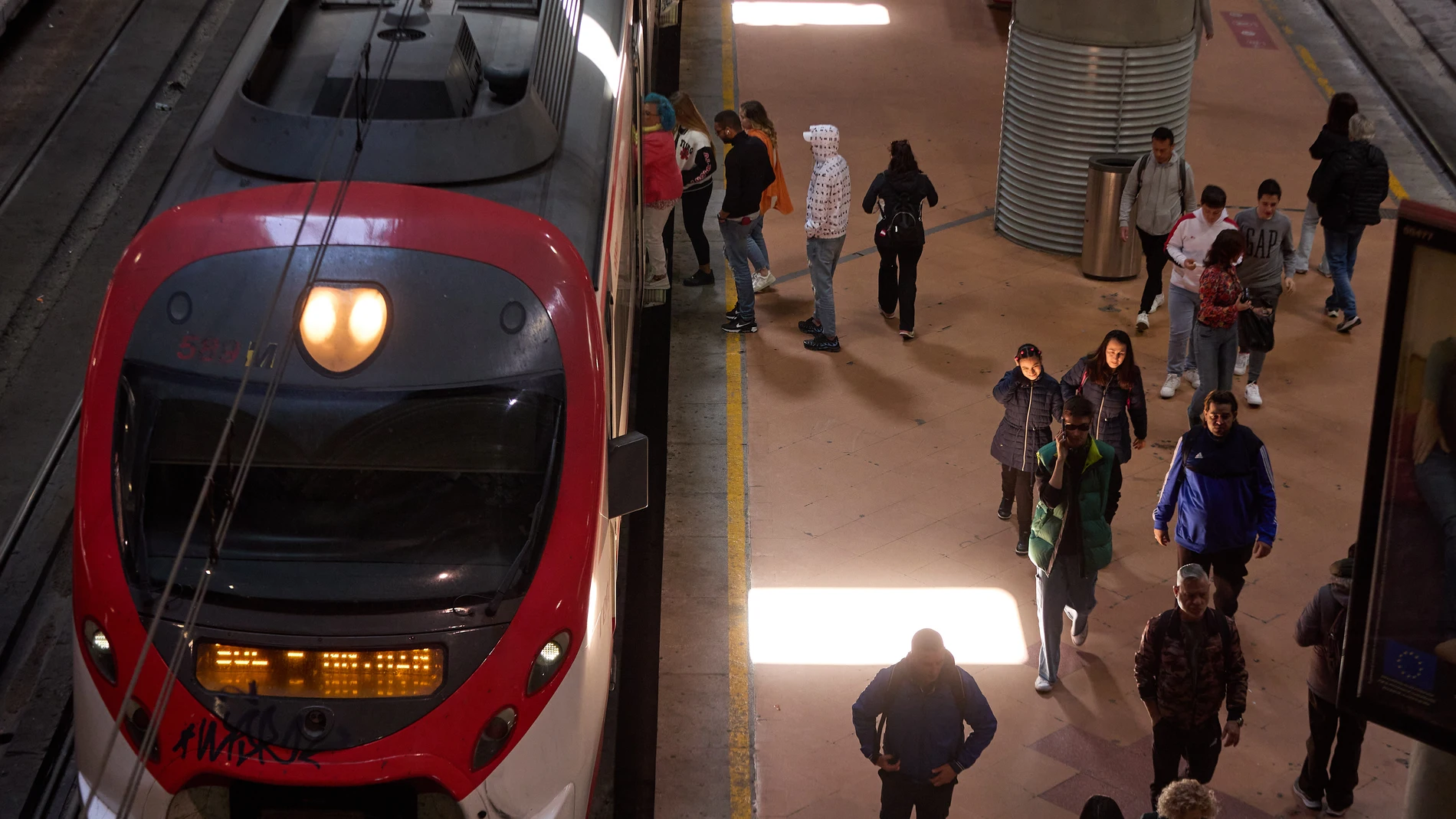 MADRID.-Cercanías aumenta 25 trenes y 13.850 plazas sentadas en las C3 y C4 hasta agosto por el cierre de la L1 de Metro