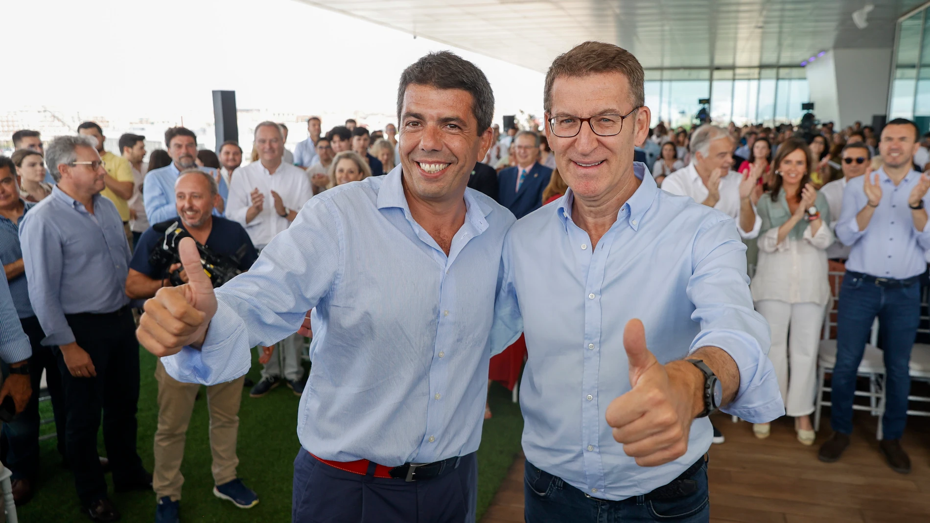 Feijóo legitima los pactos electorales y destaca el ejemplo de Carlos Mazón