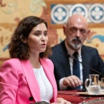 Ayuso asiste a la toma de posesión del rector de la UCM, Joaquín Goyache 