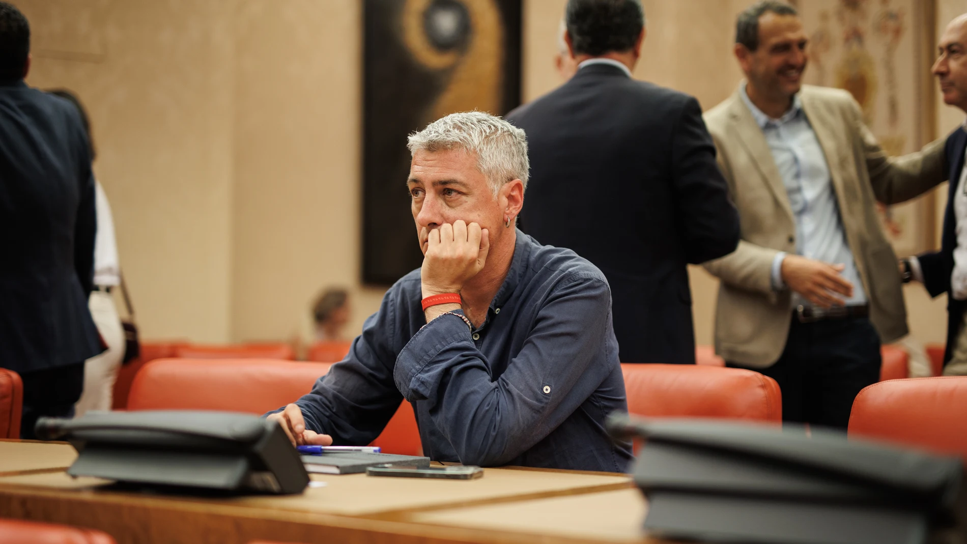 El portavoz adjunto de EH Bildu en el Congreso, Oskar Matute, durante un acto de recuerdo y homenaje a las víctimas del terrorismo, en el Congreso de los Diputados, a 27 de junio de 2023, en Madrid (España). El Congreso de los Diputados acoge, como cada 27 de junio desde 2010, su homenaje anual a las víctimas del terrorismo, pero esta vez será un acto más reducido, dado que las Cortes están disueltas, y lo que no cambia es el 'plante' de varias de las asociaciones, como la AVT y Covite, y de ...