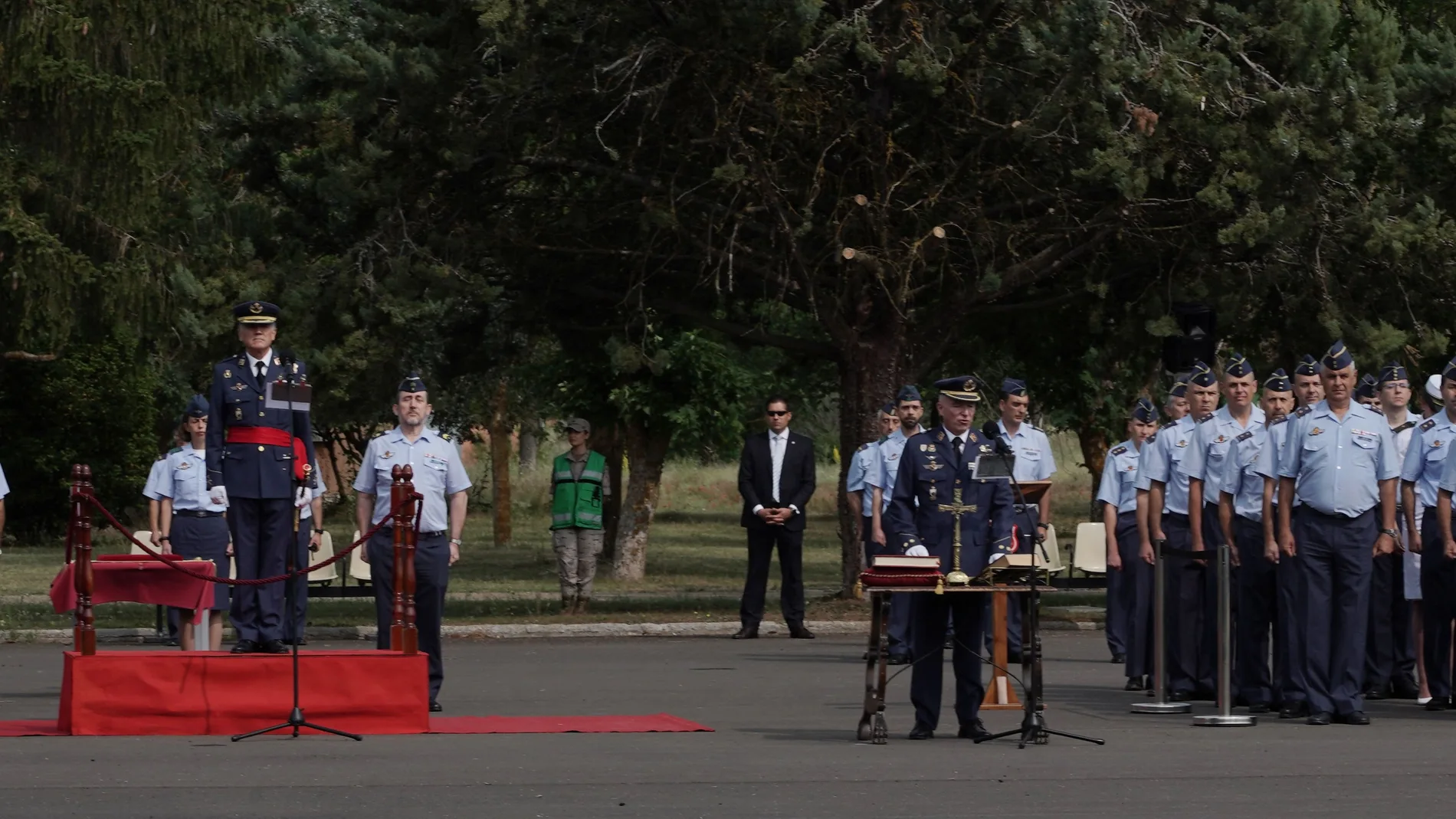 El coronel José María Santé Abal toma posesión como nuevo jefe de la Base Aérea de Villanubla