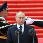 Vladimir Putin cosenguirá sin oposición un sengudo mandato presidencial