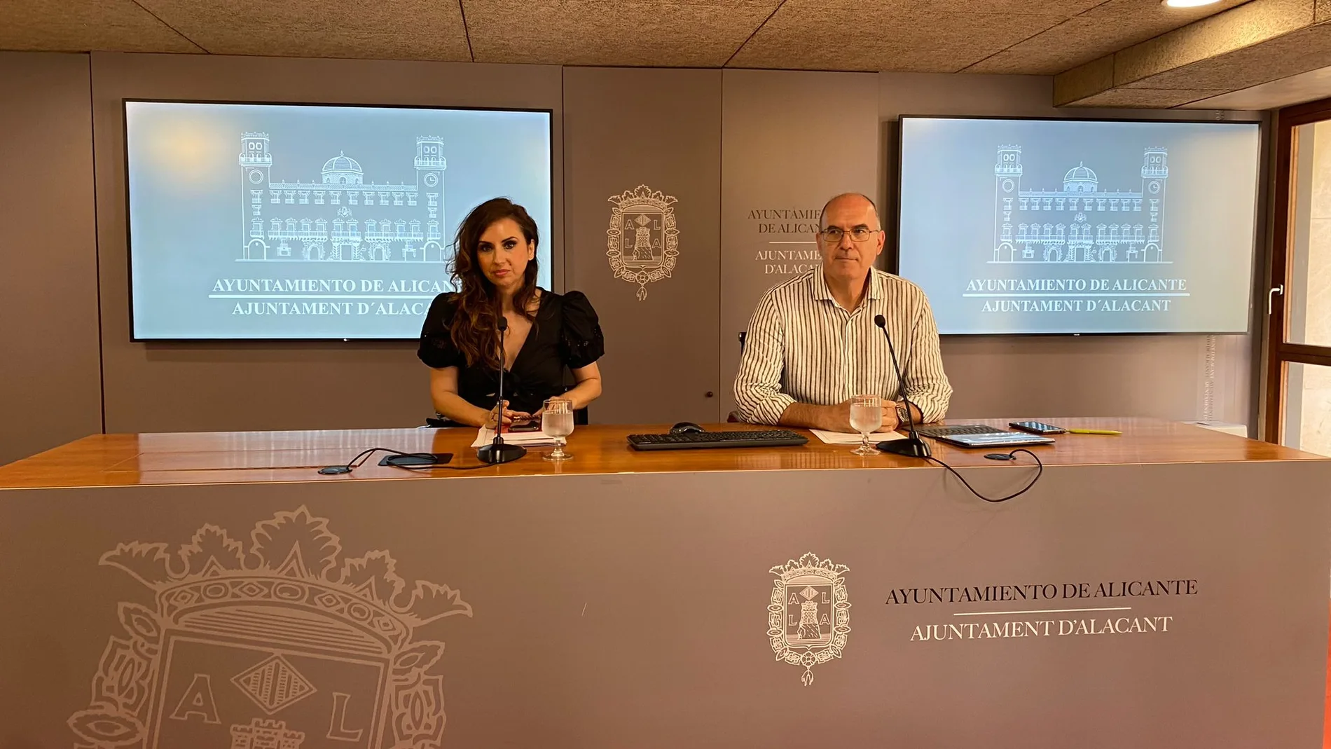 Ana Poquet y Manuel Villar, hoy en la Junta de Gobierno Local del Ayuntamiento de Alicante.