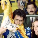Indurain se pone el maillot amarillo después de su victoria en la prólogo de San Sebastián en 1992