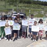 Un total de 25 dibujos y frases sobre la lucha por el cambio climático protagonizan el diseño del nuevo casco de la piloto de rallies burgalesa, Cristina Gutiérrez. La actual campeona de Extreme E