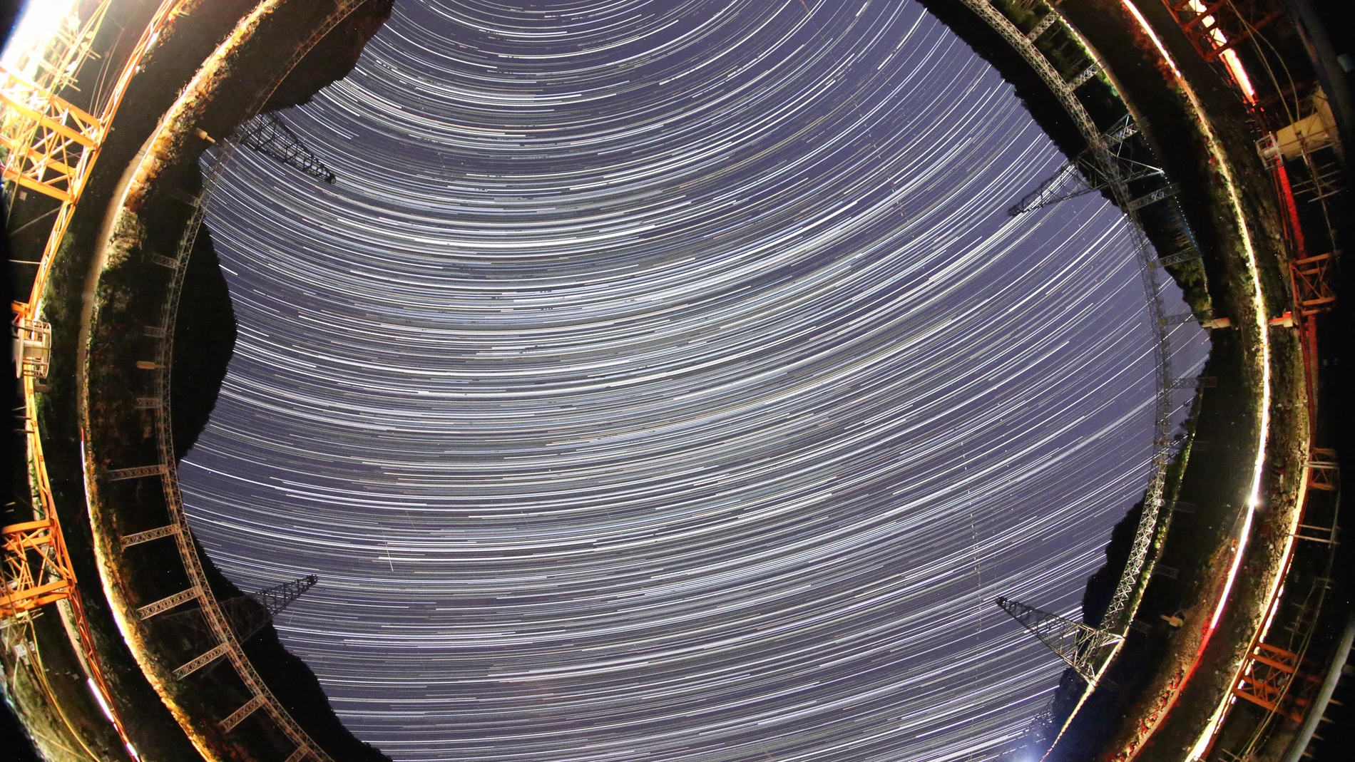 El Telescopio Esférico de Quinientos Metros de Apertura (FAST) ayuda a encontrar pruebas clave de la existencia de ondas gravitacionales en nanohercios gracias a su alta sensibilidad