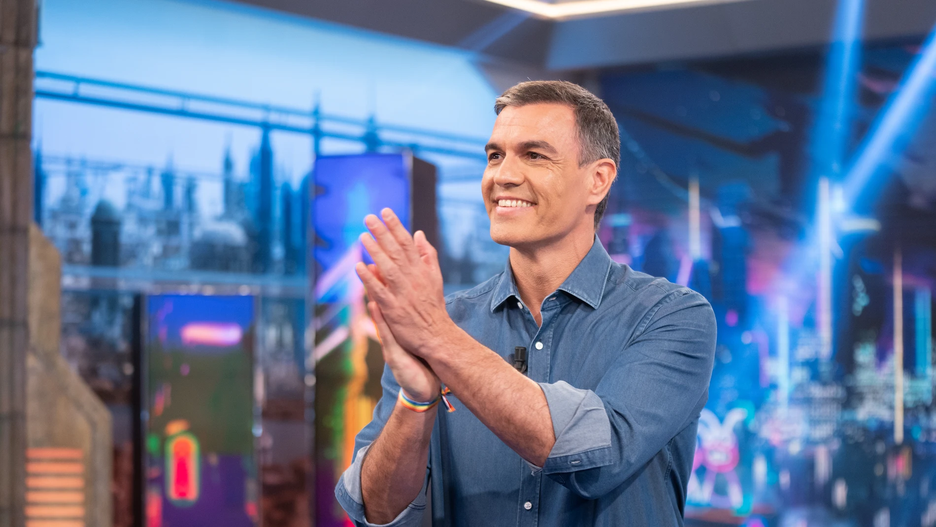 Pedro Sánchez con look casual en 'El Hormiguero'.
