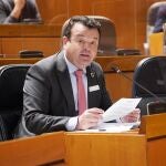 Luis Zubieta, alcalde de Zuera (Zaragoza) de 57 años, ha perdido la vida este sábado al ser atropellado cuando circulaba en bicicleta por la N-330 a la altura de Guerra de Gállego en la provincia de Huesca