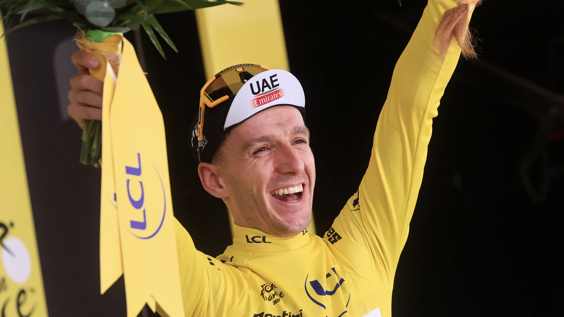 Adam Yates es el primer líder del Tour