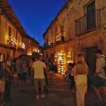 Pedraza vuelve a llenarse de velas y de música