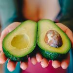 Un aguacate partido