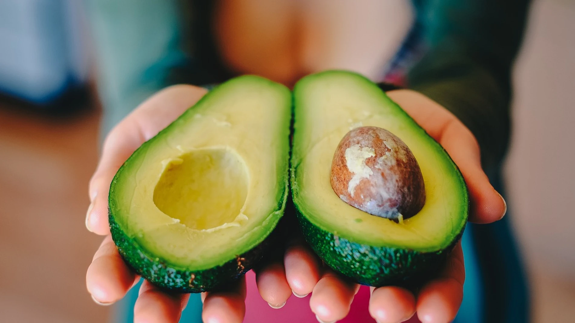 Un aguacate partido