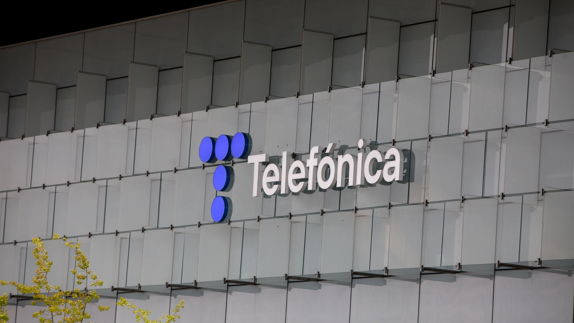 Economía.-La fusión de Orange y MásMóvil y la menor inflación pueden impulsar la cotización de Telefónica, según Goldman