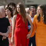 La princesa Leonor y la Infanta Sofía conversan con Ferrán Adrià durante su visita al museo ElBulli en Roses