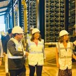 La consejera Carmen Crespo visita la desaladora de Marbella
