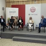 De izquierda a derecha, David Zapatero, director comercial de Novartis España; Blanca Miranda, gerente de la Sociedad Española de Cardiología; Sonia Martín, directora general de Planificación Sanitaria, Investigación e Innovación de la Consejería de Sanidad de Castilla y León; María Estrella López-Pardo, gerente del Servicio Gallego de Salud; y Diego Agustín Vargas, director general del SAS
