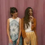 Sara Carbonero posa junto a Isabel Jiménez.