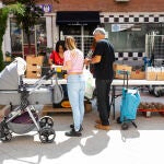 Reparto de alimentos de la Fundación Madrina. Colas del hambre. 