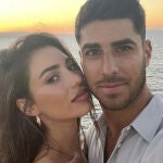 Marcos Asensio y su prometida Sandra Garal
