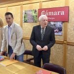 Daniel de la Rosa junto a Méndez Pozo, tras la reunión