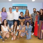 El secretario general del PPCyL, Francisco Vázquez, junto a Ester Muñoz y Antonio Silván, visita la Fundación Isidora Duncan