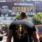 MADRID.-Activistas antidesahucio boicotean la lona de Desokupa en la calle de Atocha de Madrid