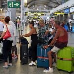 El tránsito de pasajeros en el aeropuerto de Málaga es incesante 