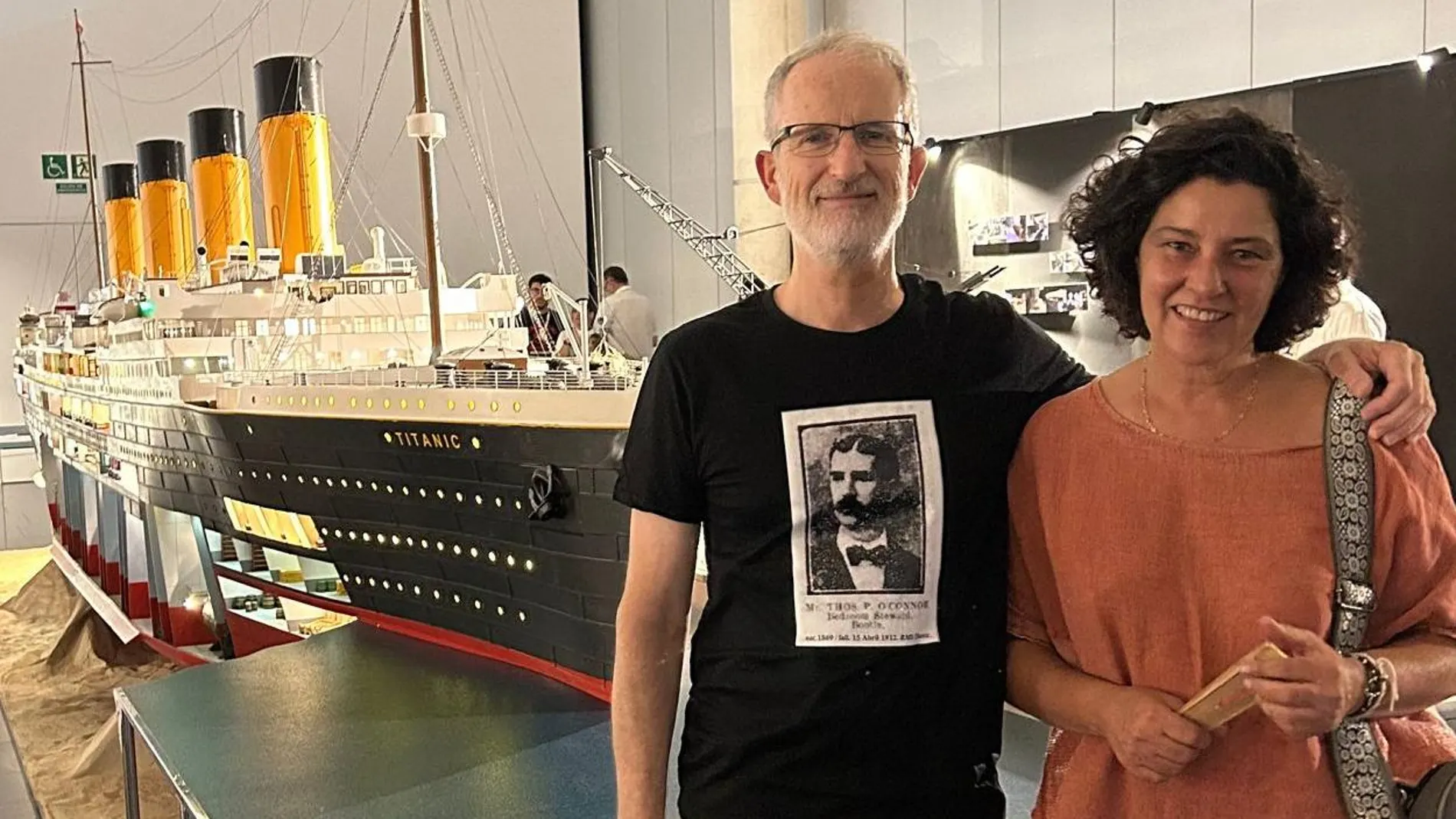 Un bisnieto de un tripulante del Titanic impresionado con la exposición sobre su reconstrucción