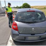 Multan a un conductor en Ávila mientras le hacían una felación