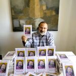 Alfredo Pérez Alencart con su antología colombiana